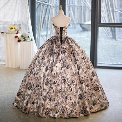 Luxury Embroidered Sweetheart Ball Gown Wedding..