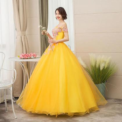 Elegant Off-shoulder Yellow Tulle Ball Gown With..