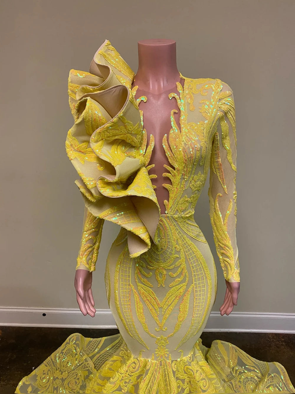 Elegant Yellow Embellished Mermaid Gown With Ruffles