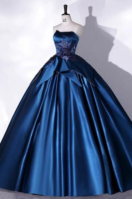 Elegant Strapless Satin Ball Gown With Floral Appliqué