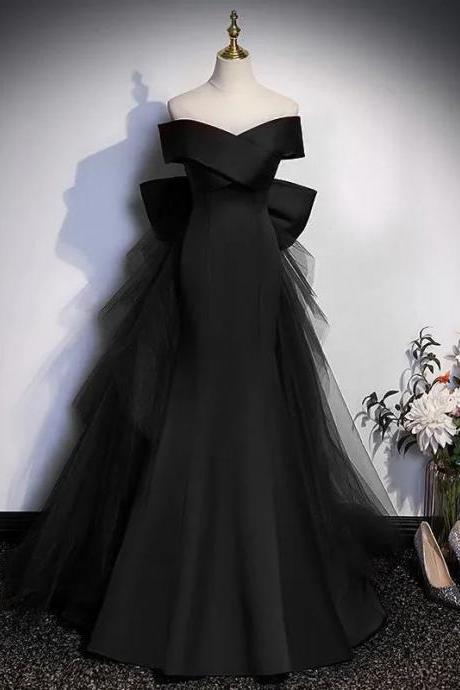 Elegant Off-shoulder Black Tulle Evening Gown Dress