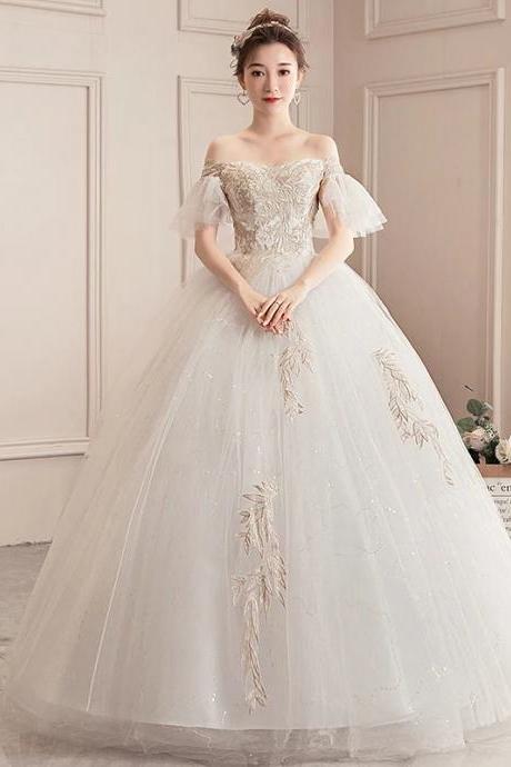 Elegant Off-shoulder Bridal Gown With Lace Appliques