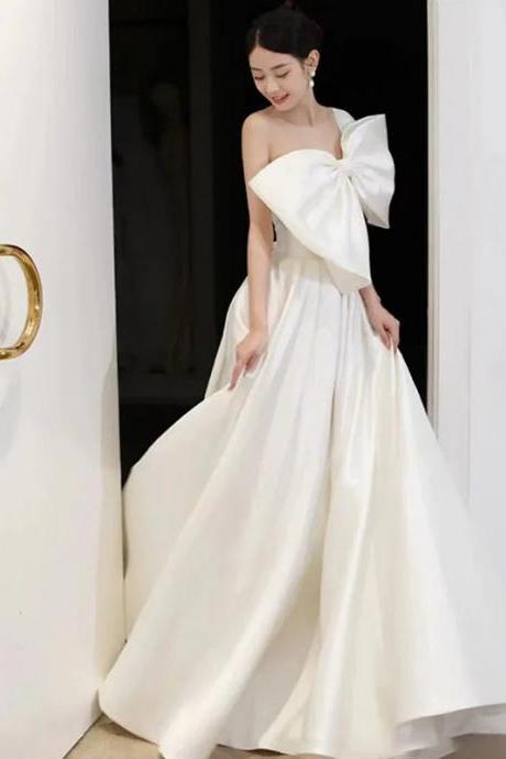 Elegant Off-shoulder Bow Detail Wedding Bridal Gown