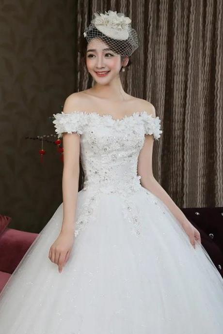 Elegant Off-shoulder Bridal Gown With Lace Appliques