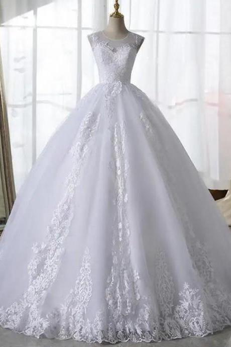 Elegant Lace Embroidered Ball Gown Wedding Dress
