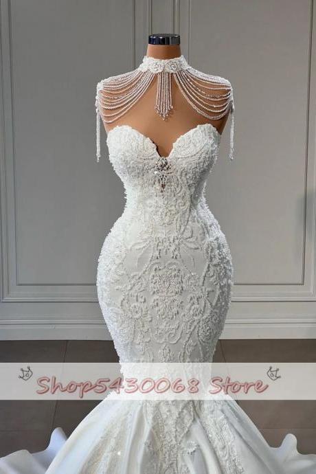 Elegant Mermaid Bridal Gown With Detachable Pearl Cape