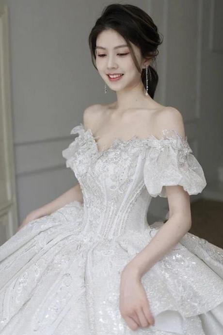 Elegant Off-shoulder Bridal Gown With Lace Detailing