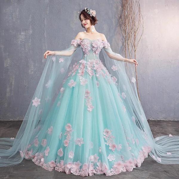 Elegant Off-Shoulder Tulle Ball Gown with Floral Appliques