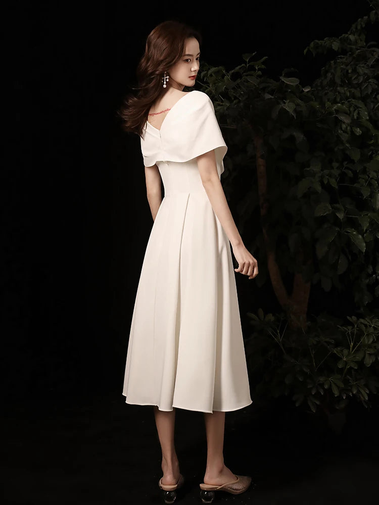 Eeva - Casual Midi Dress with V-Neck and Pockets main image 1
