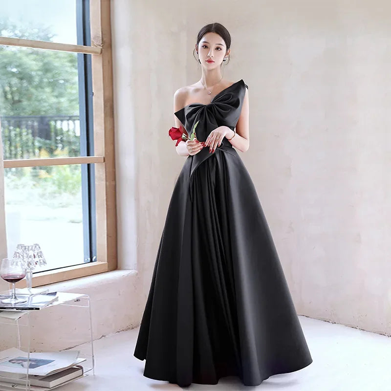 Stunning Black Satin One-shoulder Evening Gown on Luulla